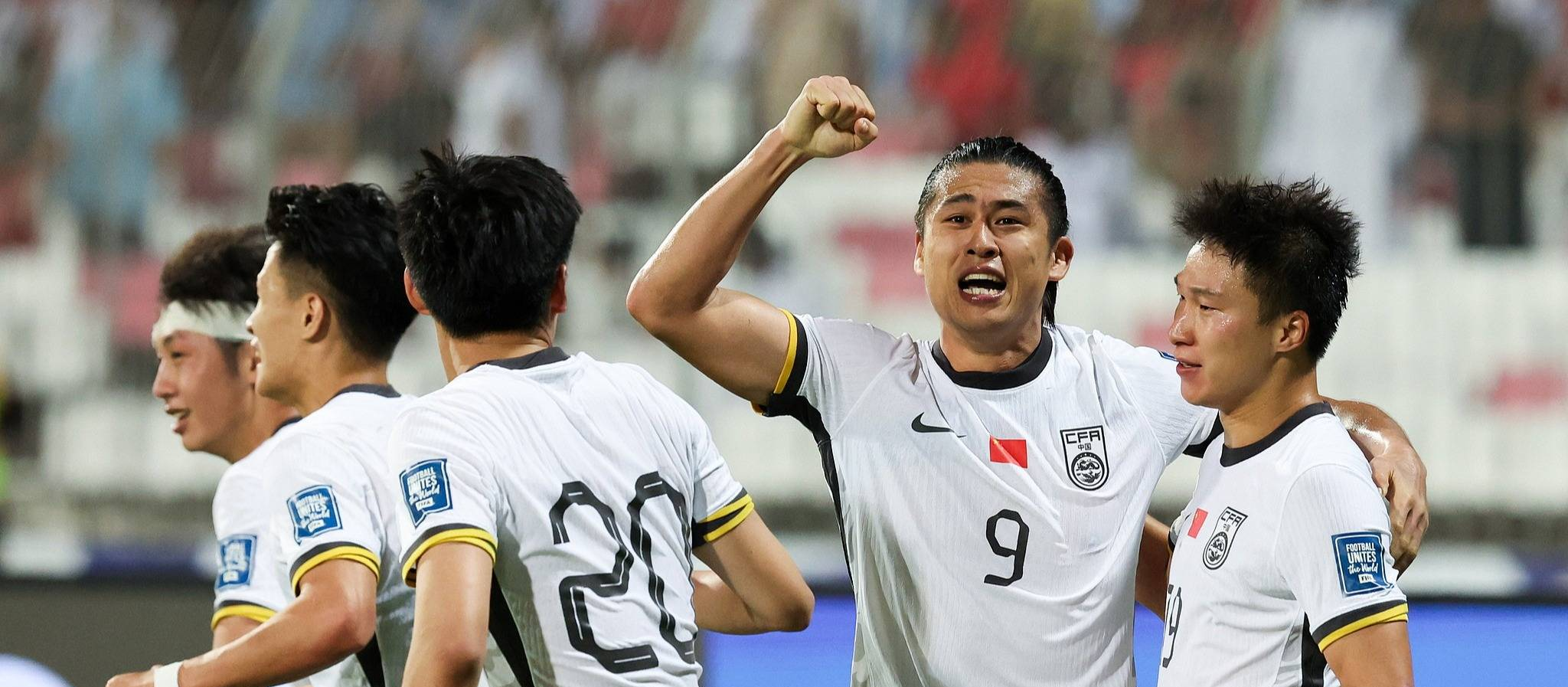 沃尔夫斯堡门将表现出色,助球队收获胜利,稳步上升 沃尔夫斯堡门将表现出色,助球队收获胜利,稳步上升