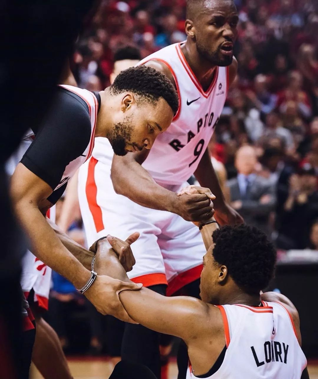 C9碾压MAD,Ming打出惊人五杀强强对话全球总决赛,强势挺进下一轮 C9碾压MAD,Ming打出惊人五杀强强对话全球总决赛,强势挺进下一轮