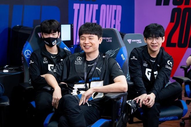 KT横扫TSM,369线上压制力十足顶尖较量成都决赛之夜,引爆全场热议 KT横扫TSM,369线上压制力十足顶尖较量成都决赛之夜,引爆全场热议