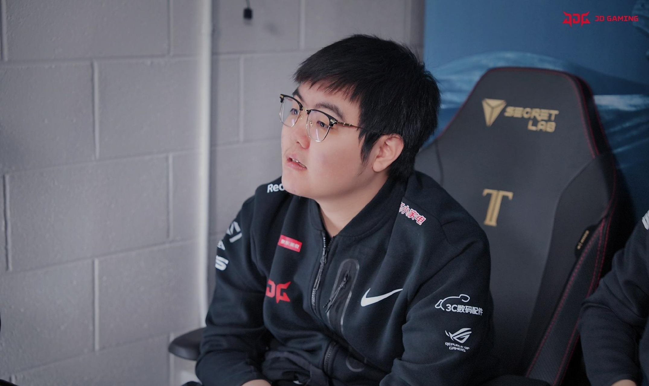 PSG险胜JDG,ShowMaker打出惊人五杀峡谷大战四强赛,留下经典瞬间 PSG险胜JDG,ShowMaker打出惊人五杀峡谷大战四强赛,留下经典瞬间